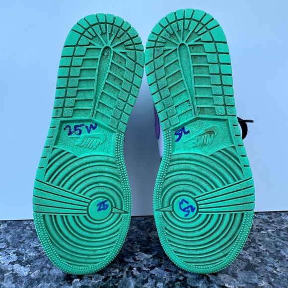 Nike 4.5 Air Jordan 1 Low GS Green Glow Violet Shock Authentic 553560-151 Unisex - Picture 8 of 11